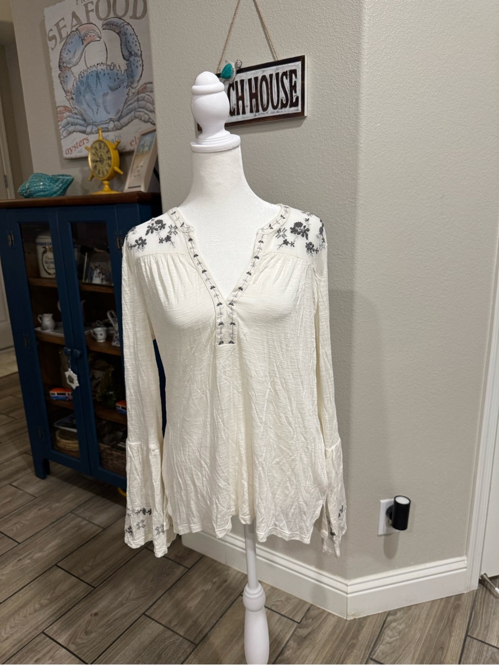 NWT! Lucky Brand Women's Cream Embroidered Peasant Top - Lightweight Boho Sz. M